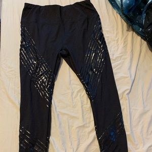 Sports leggings with accents